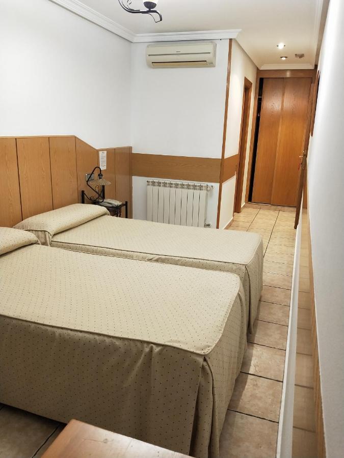 Hostal Maria Ronda Madrid Exterior photo