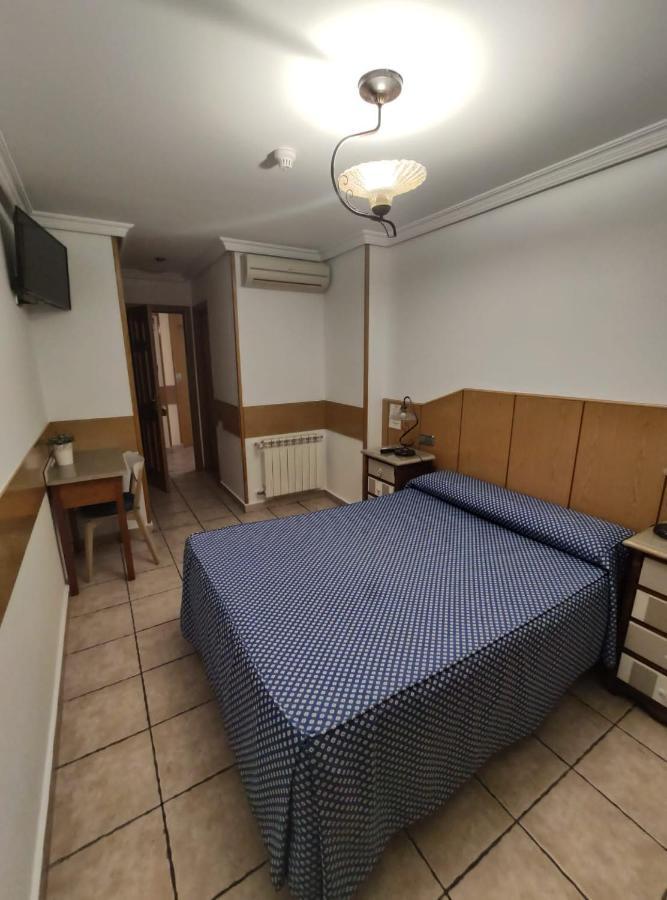 Hostal Maria Ronda Madrid Exterior photo