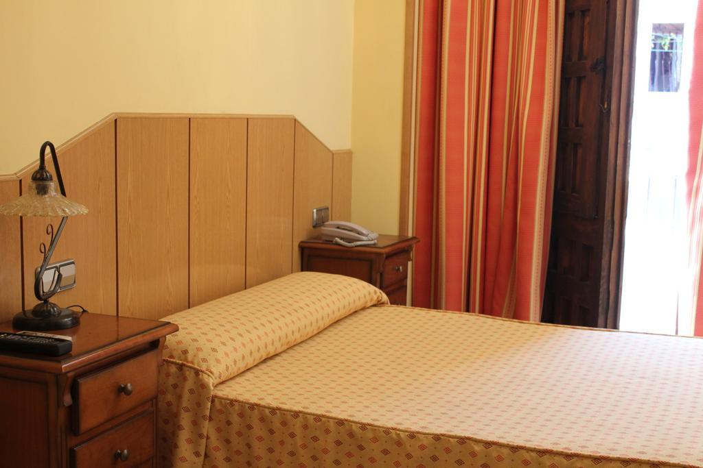 Hostal Maria Ronda Madrid Exterior photo