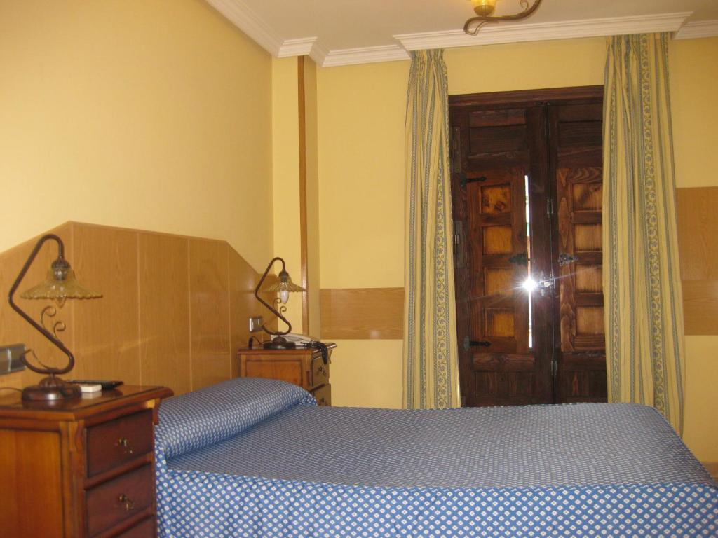 Hostal Maria Ronda Madrid Exterior photo