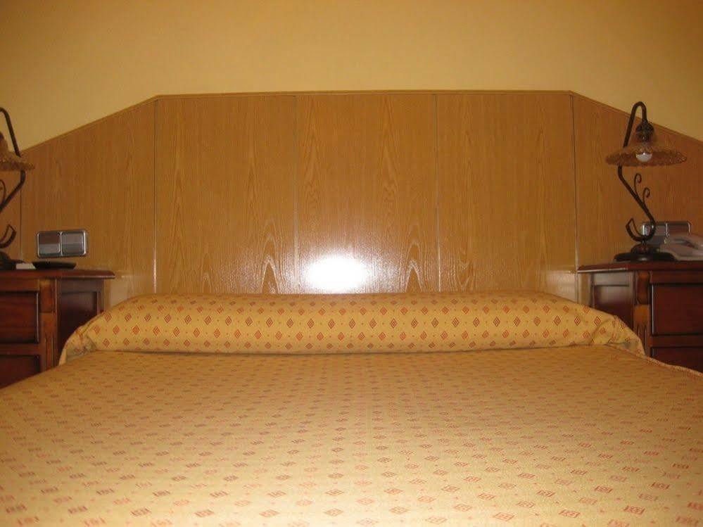 Hostal Maria Ronda Madrid Exterior photo